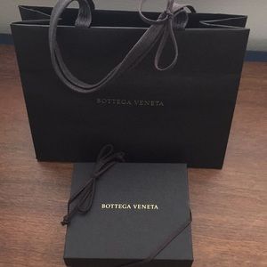 Brand new w/tag authentic Bottega Veneta card case